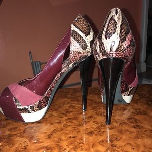 Jessica Simpson stiletto heels